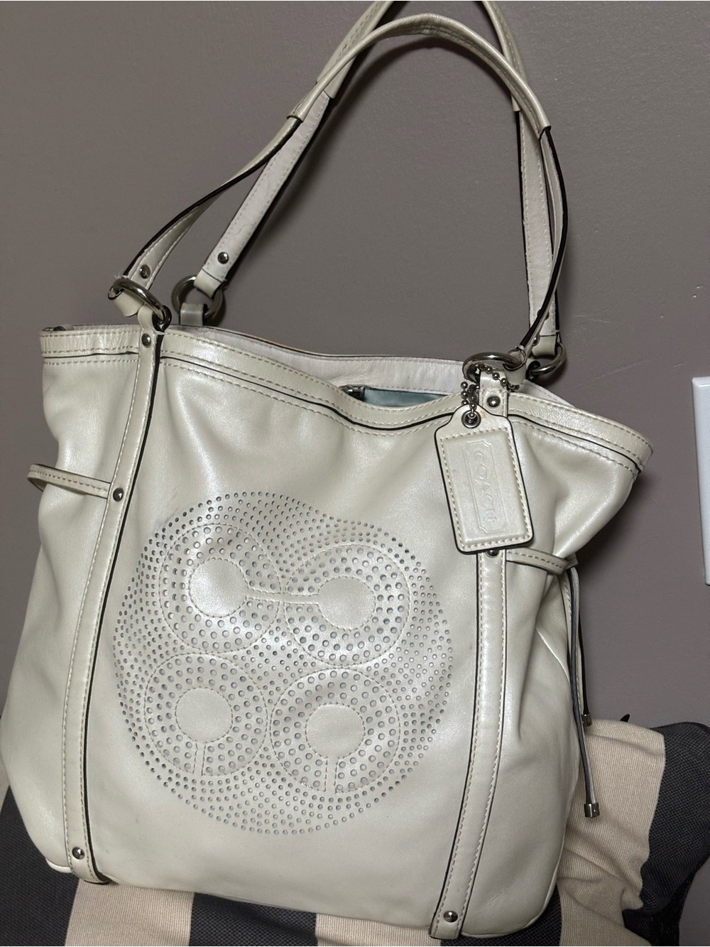 Coach Audrey Andie Perforated Signature shoulder bag - Picture 1 of 16